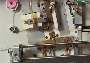 翌日配達の発泡体超特急加工に対応している企業とは